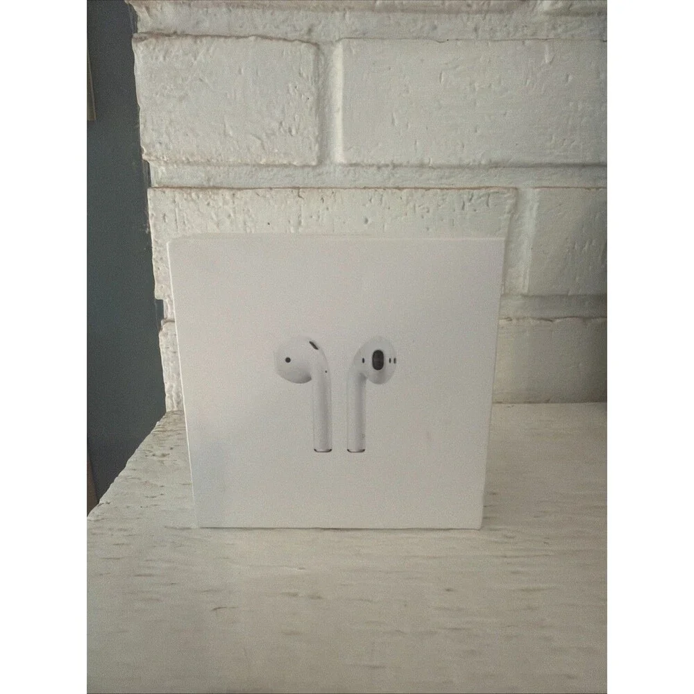Apple AirPods MV7N2AM/A 2nd Generation Wireless Earbuds White